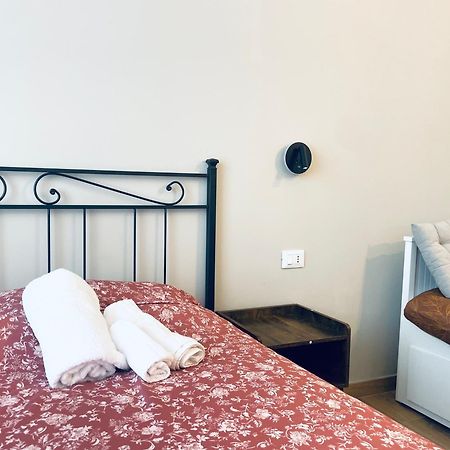 Biffi 2 - Garbatella Rooms Roma Ngoại thất bức ảnh